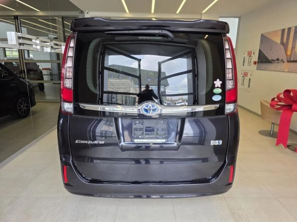 Toyota Voxy III (R80) с пробегом 2015 года, цена 1 800 000 рублей, 208185 км, минивэн, Автокод Объявления