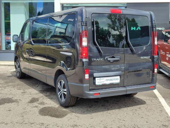 Renault Trafic III Рестайлинг с пробегом 2021 года, цена 3 469 000 рублей, 158000 км, минивэн, Автокод Объявления