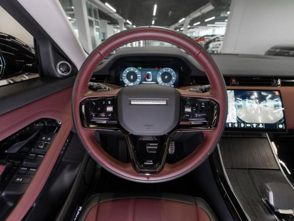 Land Rover Range Rover Evoque II Рестайлинг с пробегом 2025 года, цена 5 630 000 рублей, 11721 км, внедорожник, Автокод Объявления