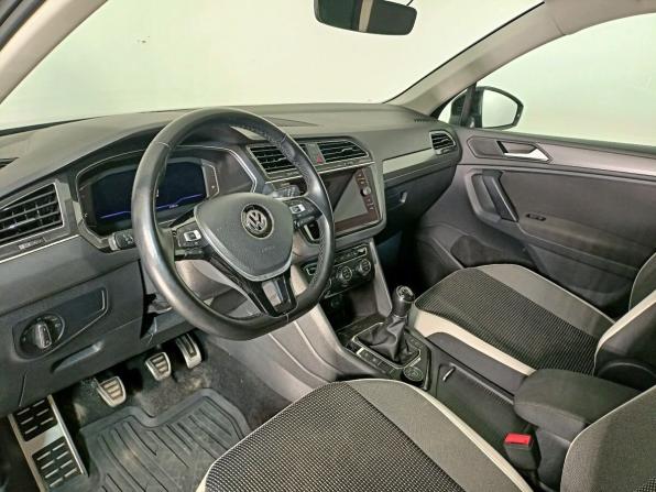 Volkswagen Tiguan II с пробегом 2019 года, цена 2 699 000 рублей, 51000 км, внедорожник, Автокод Объявления