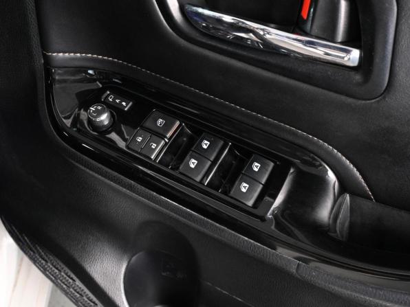Toyota Esquire I Рестайлинг с пробегом 2017 года, цена 2 349 000 рублей, 149884 км, минивэн, Автокод Объявления
