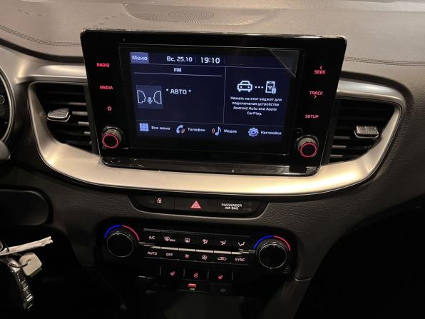 Kia Ceed III Рестайлинг с пробегом 2022 года, цена 2 383 000 рублей, 77739 км, универсал, Автокод Объявления