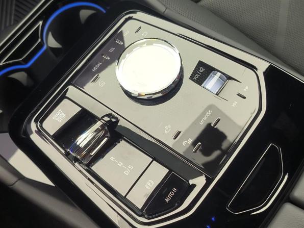 BMW 5 серии VIII (G60/G61/G68) с пробегом 2025 года, цена 9 660 000 рублей, 4400 км, седан, Автокод Объявления