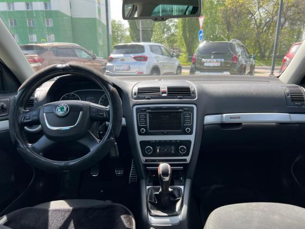 Skoda Octavia II (A5) Рестайлинг с пробегом 2011 года, цена 1 060 000 рублей, 270561 км, универсал, Автокод Объявления
