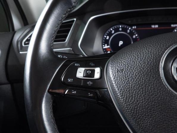 Volkswagen Tiguan II с пробегом 2018 года, цена 2 800 000 рублей, 161404 км, внедорожник, Автокод Объявления