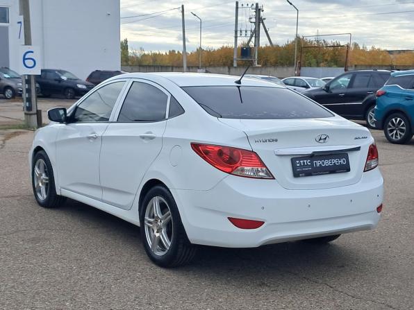 Hyundai Solaris I с пробегом 2013 года, цена 775 000 рублей, 156000 км, седан, Автокод Объявления