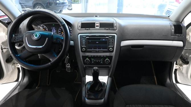 Skoda Octavia II (A5) Рестайлинг с пробегом 2013 года, цена 650 000 рублей, 256221 км, лифтбек, Автокод Объявления