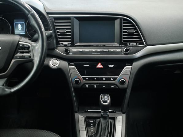 Hyundai Elantra VI (AD) с пробегом 2017 года, цена 819 000 рублей, 177404 км, седан, Автокод Объявления