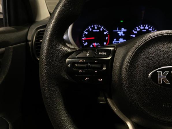 Kia Rio IV Рестайлинг с пробегом 2021 года, цена 1 549 000 рублей, 51318 км, седан, Автокод Объявления