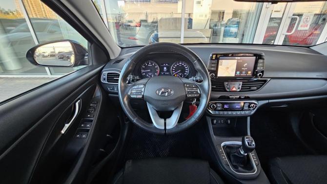 Hyundai i30 III Рестайлинг с пробегом 2019 года, цена 1 499 000 рублей, 101000 км, универсал, Автокод Объявления