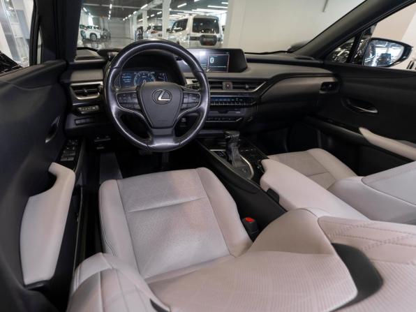 Lexus UX I с пробегом 2019 года, цена 3 270 000 рублей, 67328 км, внедорожник, Автокод Объявления