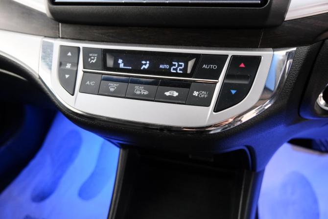 Honda Jade I с пробегом 2015 года, цена 1 629 000 рублей, 112000 км, компактвэн, Автокод Объявления