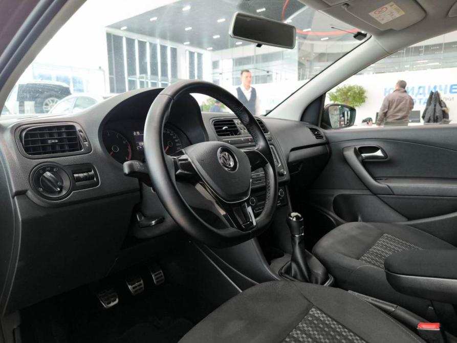 Volkswagen Polo V Рестайлинг Казань  - изображение 20
