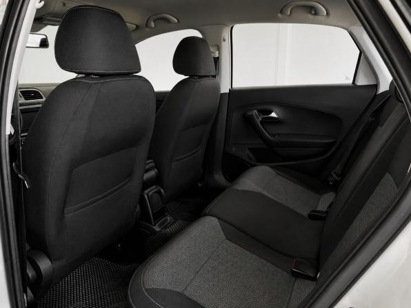 Volkswagen Polo V Рестайлинг с пробегом 2018 года, цена 1 349 000 рублей, 40583 км, седан, Автокод Объявления