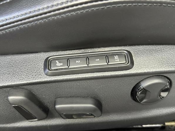 Volkswagen Passat B8 с пробегом 2015 года, цена 1 648 000 рублей, 125014 км, седан, Автокод Объявления