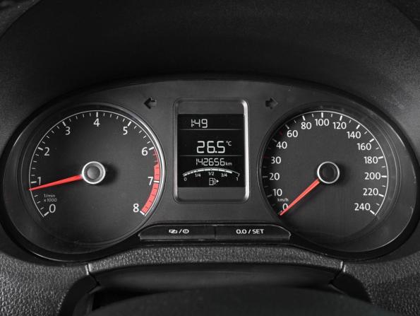 Volkswagen Polo V Рестайлинг с пробегом 2019 года, цена 1 279 000 рублей, 142656 км, седан, Автокод Объявления