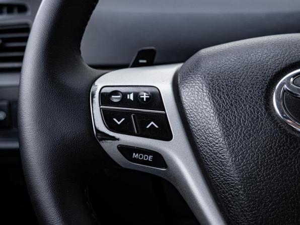 Toyota Verso I с пробегом 2011 года, цена 950 000 рублей, 253129 км, компактвэн, Автокод Объявления