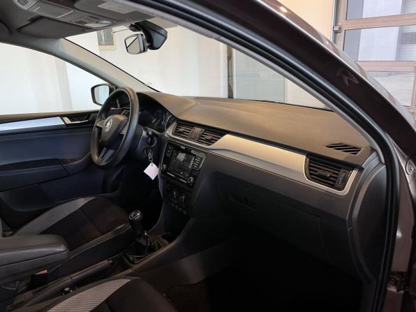 Skoda Rapid I Рестайлинг с пробегом 2019 года, цена 1 388 000 рублей, 113340 км, лифтбек, Автокод Объявления