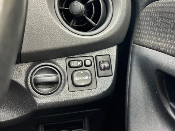 Toyota Vitz III (XP130) Рестайлинг с пробегом 2015 года, цена 799 000 рублей, 137000 км, хэтчбек, Автокод Объявления