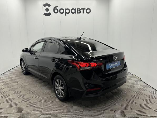 Hyundai Solaris II с пробегом 2017 года, цена 1 311 000 рублей, 92170 км, седан, Автокод Объявления