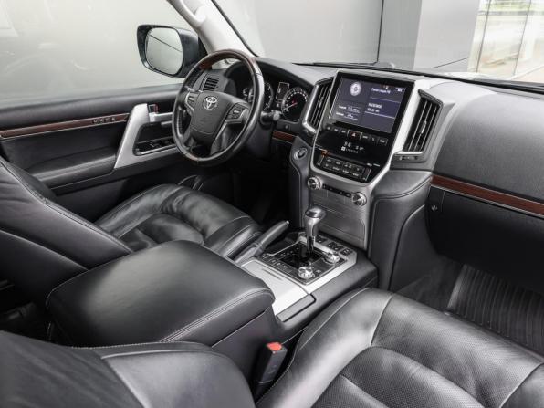 Toyota Land Cruiser 200 Series Рестайлинг 2 с пробегом 2018 года, цена 6 650 000 рублей, 162091 км, внедорожник, Автокод Объявления