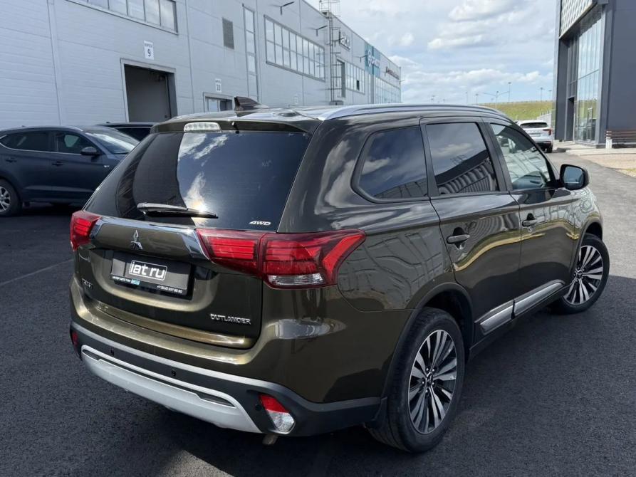 Mitsubishi Outlander III Рестайлинг 2 Санкт-Петербург  - изображение 2