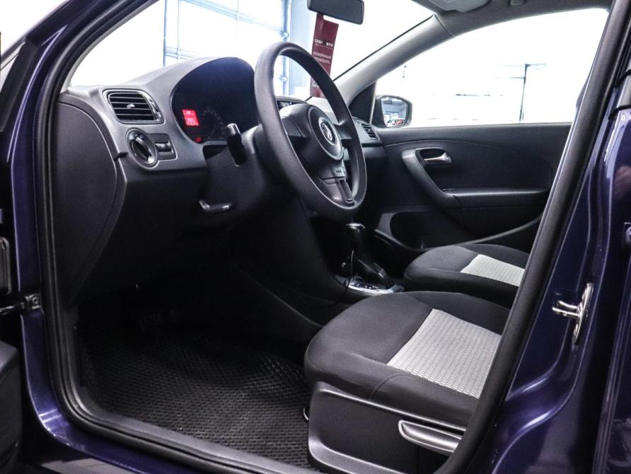 Volkswagen Polo V Красноярск  - изображение 14