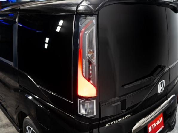 Honda Stepwgn V с пробегом 2015 года, цена 1 850 000 рублей, 156602 км, минивэн, Автокод Объявления