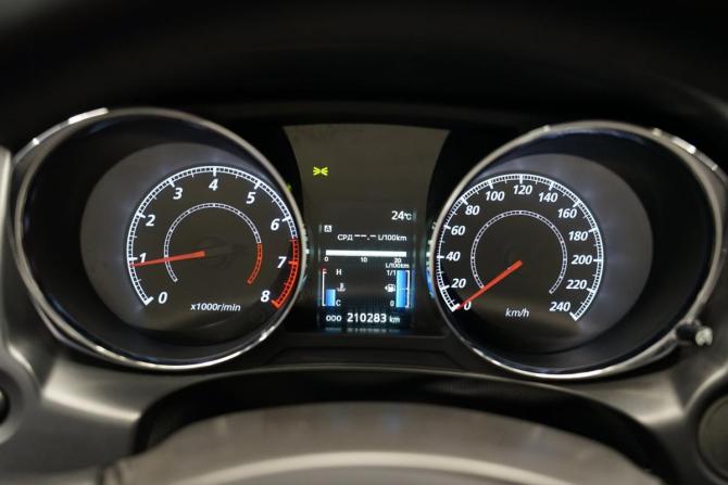 Mitsubishi ASX I Рестайлинг 2 с пробегом 2017 года, цена 1 350 000 рублей, 200000 км, внедорожник, Автокод Объявления