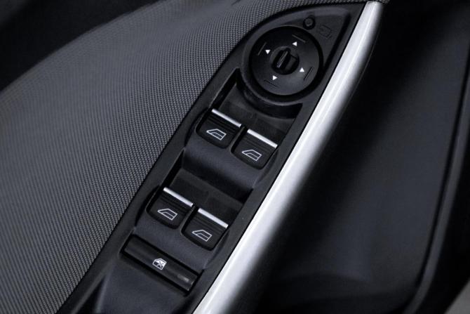 Ford Focus III Рестайлинг с пробегом 2015 года, цена 719 000 рублей, 215600 км, хэтчбек, Автокод Объявления