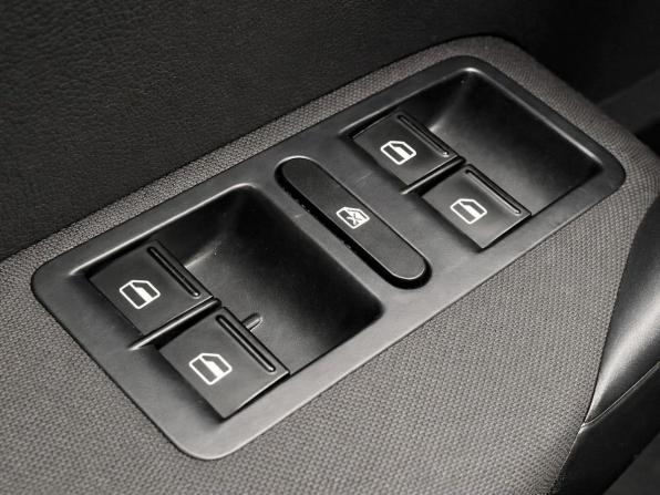 Volkswagen Polo V с пробегом 2012 года, цена 967 000 рублей, 130866 км, седан, Автокод Объявления