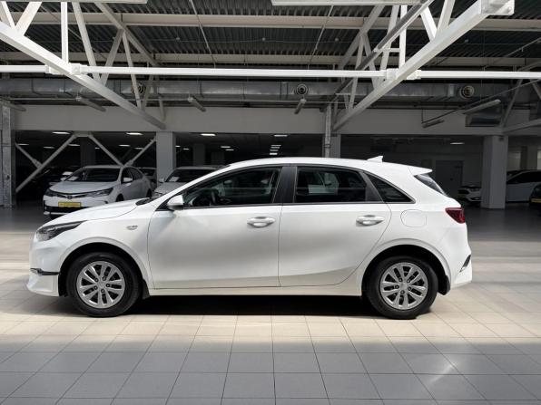 Kia Ceed III Рестайлинг с пробегом 2022 года, цена 2 010 000 рублей, 54763 км, хэтчбек, Автокод Объявления