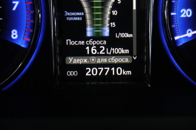 Toyota Camry VII (XV50) Рестайлинг 2 с пробегом 2017 года, цена 1 735 350 рублей, 207710 км, седан, Автокод Объявления