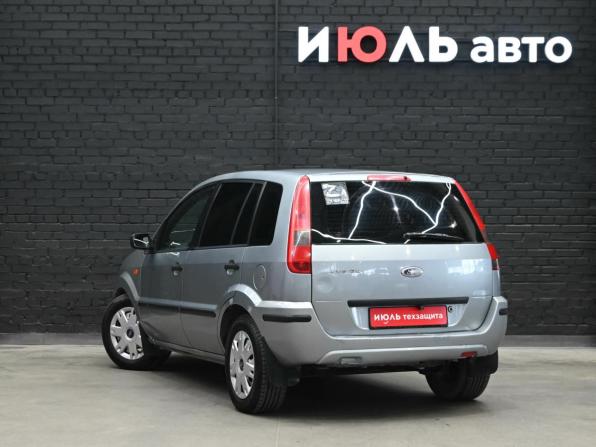 Ford Fusion I Рестайлинг с пробегом 2005 года, цена 390 000 рублей, 285902 км, хэтчбек, Автокод Объявления