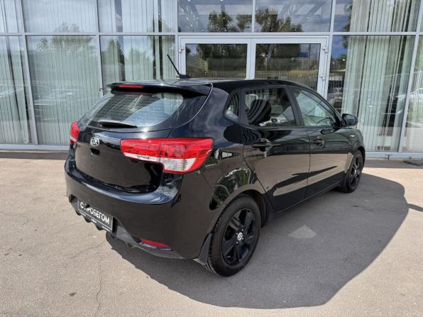 Kia Rio III Рестайлинг с пробегом 2017 года, цена 1 090 000 рублей, 102535 км, хэтчбек, Автокод Объявления