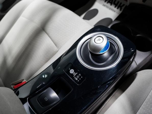 Nissan Leaf I (ZE0/AZE0) с пробегом 2011 года, цена 800 000 рублей, 112270 км, хэтчбек, Автокод Объявления