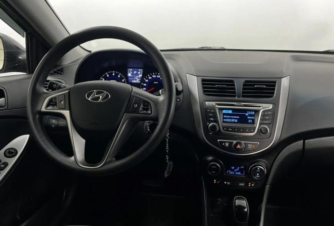 Hyundai Solaris I Рестайлинг с пробегом 2015 года, цена 1 315 000 рублей, 70000 км, седан, Автокод Объявления