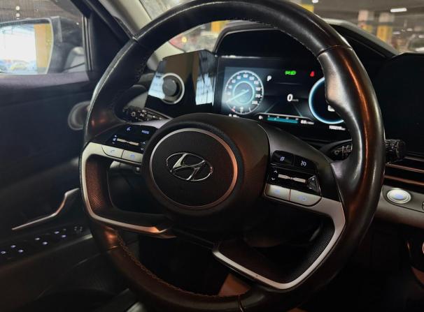 Hyundai Elantra VII (CN7) с пробегом 2021 года, цена 1 600 000 рублей, 100200 км, седан, Автокод Объявления