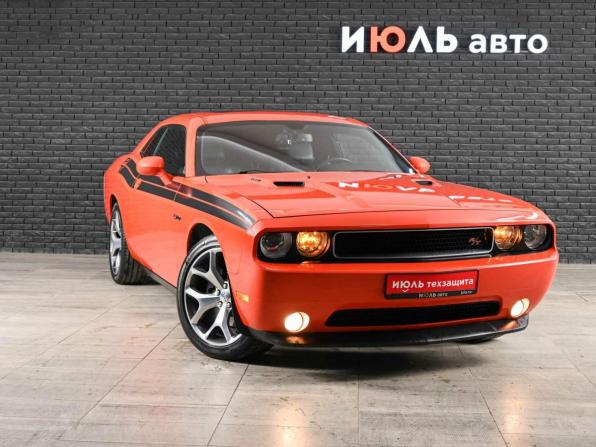 Dodge Challenger III Рестайлинг с пробегом 2013 года, цена 3 500 000 рублей, 106395 км, купе, Автокод Объявления