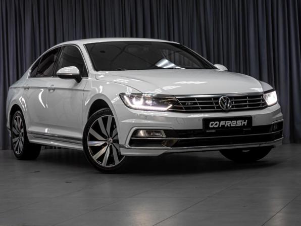 Volkswagen Passat B8 с пробегом 2018 года, цена 2 389 000 рублей, 130523 км, седан, Автокод Объявления