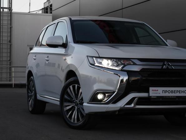 Mitsubishi Outlander III Рестайлинг 3 с пробегом 2022 года, цена 2 298 000 рублей, 47112 км, внедорожник, Автокод Объявления