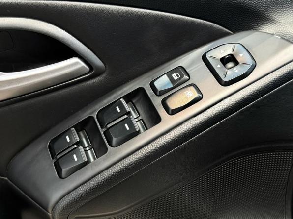 Hyundai ix35 I с пробегом 2011 года, цена 1 165 000 рублей, 132784 км, внедорожник, Автокод Объявления