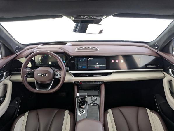 Geely Monjaro I с пробегом 2023 года, цена 3 145 000 рублей, 44571 км, внедорожник, Автокод Объявления