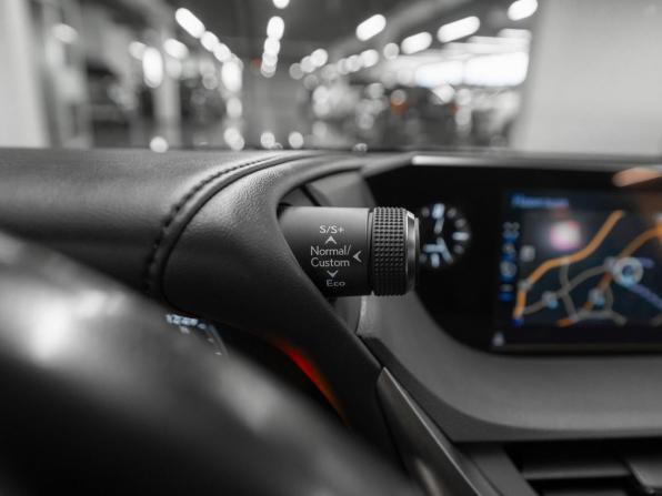 Lexus ES VII с пробегом 2020 года, цена 4 700 000 рублей, 91930 км, седан, Автокод Объявления