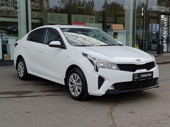 Kia Rio IV Рестайлинг с пробегом 2021 года, цена 1 930 000 рублей, 19600 км, седан, Автокод Объявления