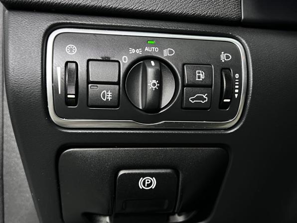 Volvo V60 I Рестайлинг с пробегом 2016 года, цена 1 450 000 рублей, 157300 км, универсал, Автокод Объявления