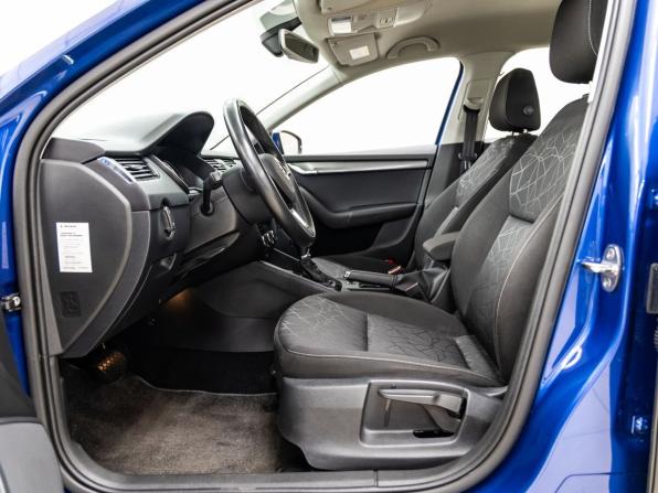 Skoda Octavia III (A7) Рестайлинг с пробегом 2020 года, цена 2 348 000 рублей, 71633 км, лифтбек, Автокод Объявления
