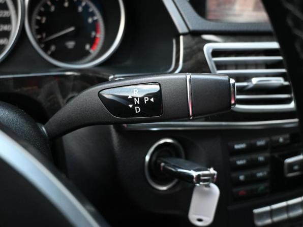 Mercedes-Benz E-Класс IV (W212 S212 C207) Рестайлинг с пробегом 2013 года, цена 1 749 000 рублей, 255807 км, седан, Автокод Объявления