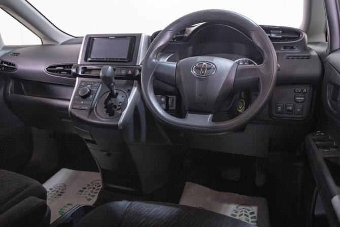Toyota Wish II с пробегом 2012 года, цена 1 629 000 рублей, 129000 км, минивэн, Автокод Объявления