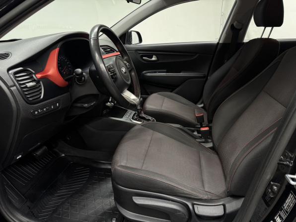 Kia Rio IV Рестайлинг с пробегом 2021 года, цена 1 550 000 рублей, 46180 км, хэтчбек, Автокод Объявления